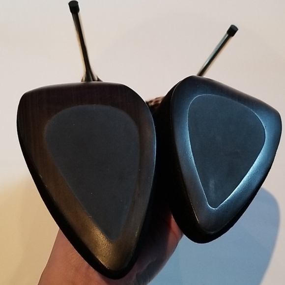 Stuart Weitzman Dagger Black Suede Pumps NIB 5.5 - Picture 5 of 7